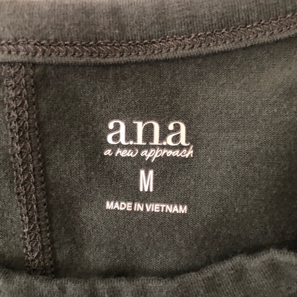 Woman’s Long Sleeve Tee - Medium - Picture 3 of 4